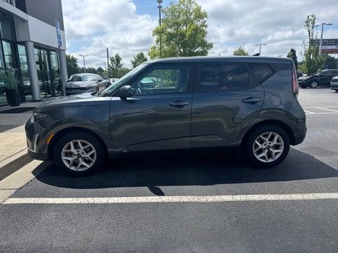 Certified 2024 Kia Soul LX w/ Option Group 015 FWD image 2