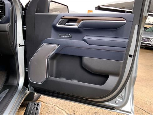 Certified 2025 Chevrolet Silverado 1500 High Country w/ Technology Package image 20