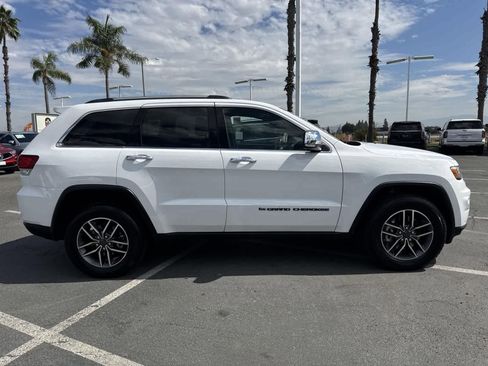 Used 2022 Jeep Grand Cherokee Limited image 3
