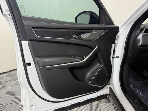 New 2026 Jaguar F-PACE R-Dynamic S image 21