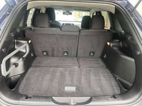 Used 2015 Jeep Cherokee Latitude w/ Cold Weather Group AWD/4WD image 7