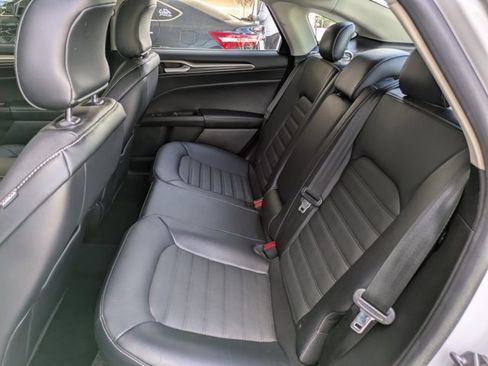 Certified 2018 Ford Fusion Energi SE image 18