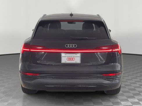 Used 2024 Audi Q8 e-tron Premium Plus w/ Premium Plus Package AWD/4WD image 10