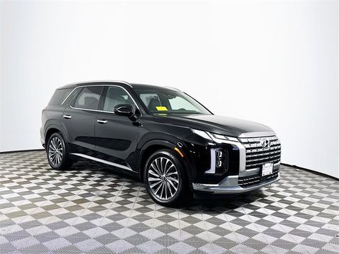 Used 2023 Hyundai Palisade Calligraphy w/ Cargo Package image 10