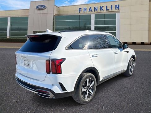 Used 2023 Kia Sorento S w/ Panoramic Sunroof Package image 7