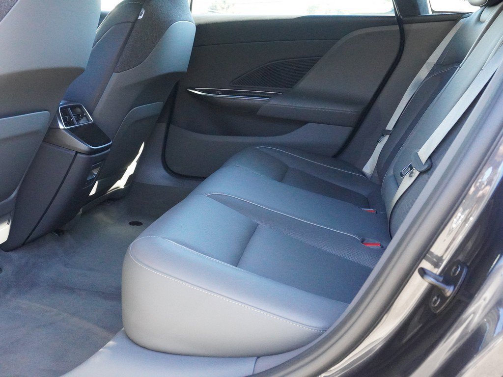 Used 2024 Lucid Air Touring AWD/4WD image 30