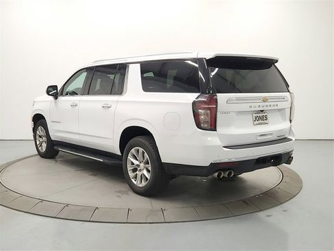 Used 2023 Chevrolet Suburban Premier image 5