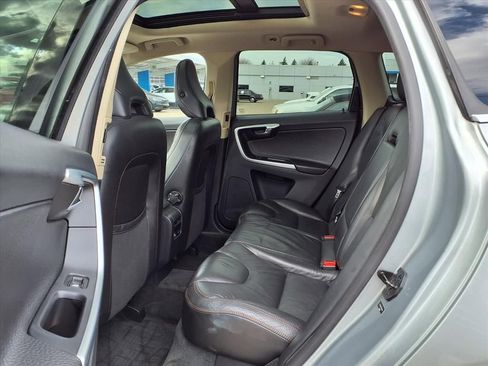 Used 2010 Volvo XC60 T6 image 12