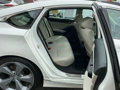 Used 2018 Honda Accord Touring image 20
