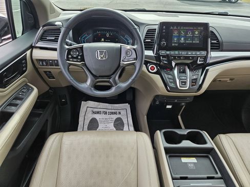 Used 2024 Honda Odyssey Elite image 12