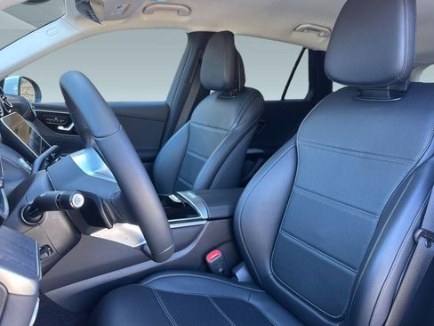 Used 2024 Mercedes-Benz GLC 300 4MATIC image 21