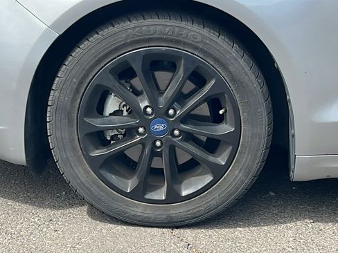 Used 2020 Ford Fusion SE FWD image 9