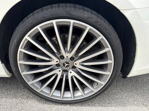 Used 2022 Mercedes-Benz S 500 4MATIC w/ AMG Line Package image 33
