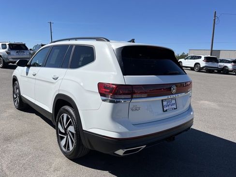 Used 2024 Volkswagen Atlas SE image 11