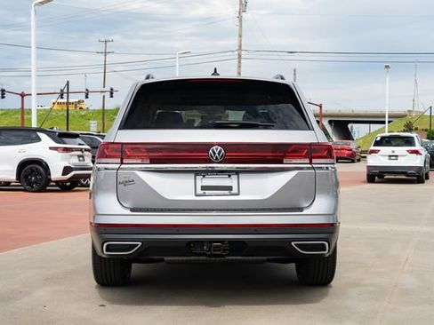 New 2026 Volkswagen Atlas SE FWD image 5