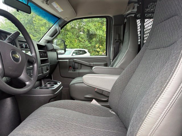 Used 2025 Chevrolet Express 2500 w/ Driver Convenience Package RWD image 28
