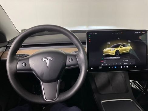 Used 2023 Tesla Model 3 Standard Range image 17