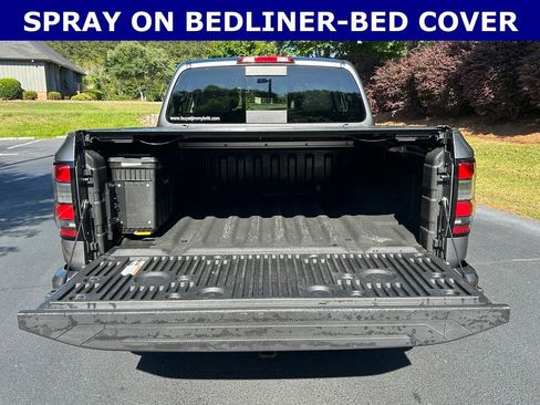 Used 2023 Nissan Frontier SV w/ SV Premium Package RWD image 12