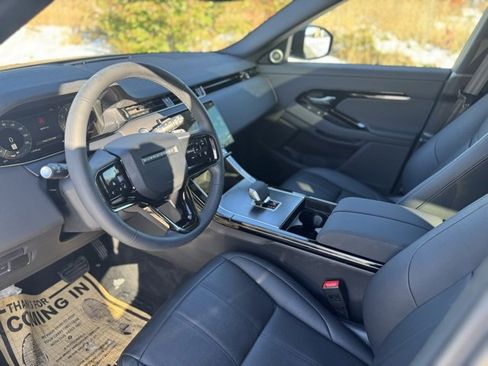 Used 2026 Land Rover Range Rover Evoque S image 9