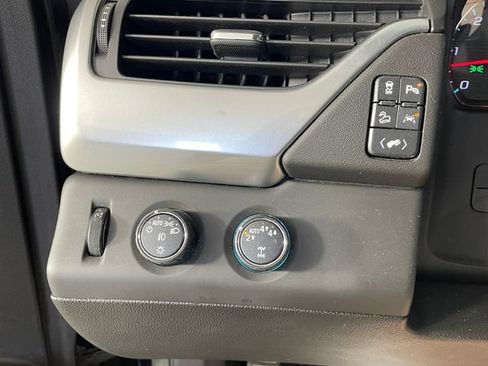 Used 2018 Chevrolet Tahoe LT w/ Z71 Midnight Edition AWD/4WD image 10