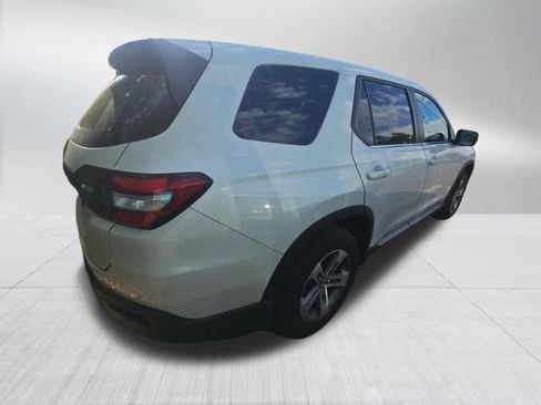 Used 2024 Honda Pilot EX-L image 4