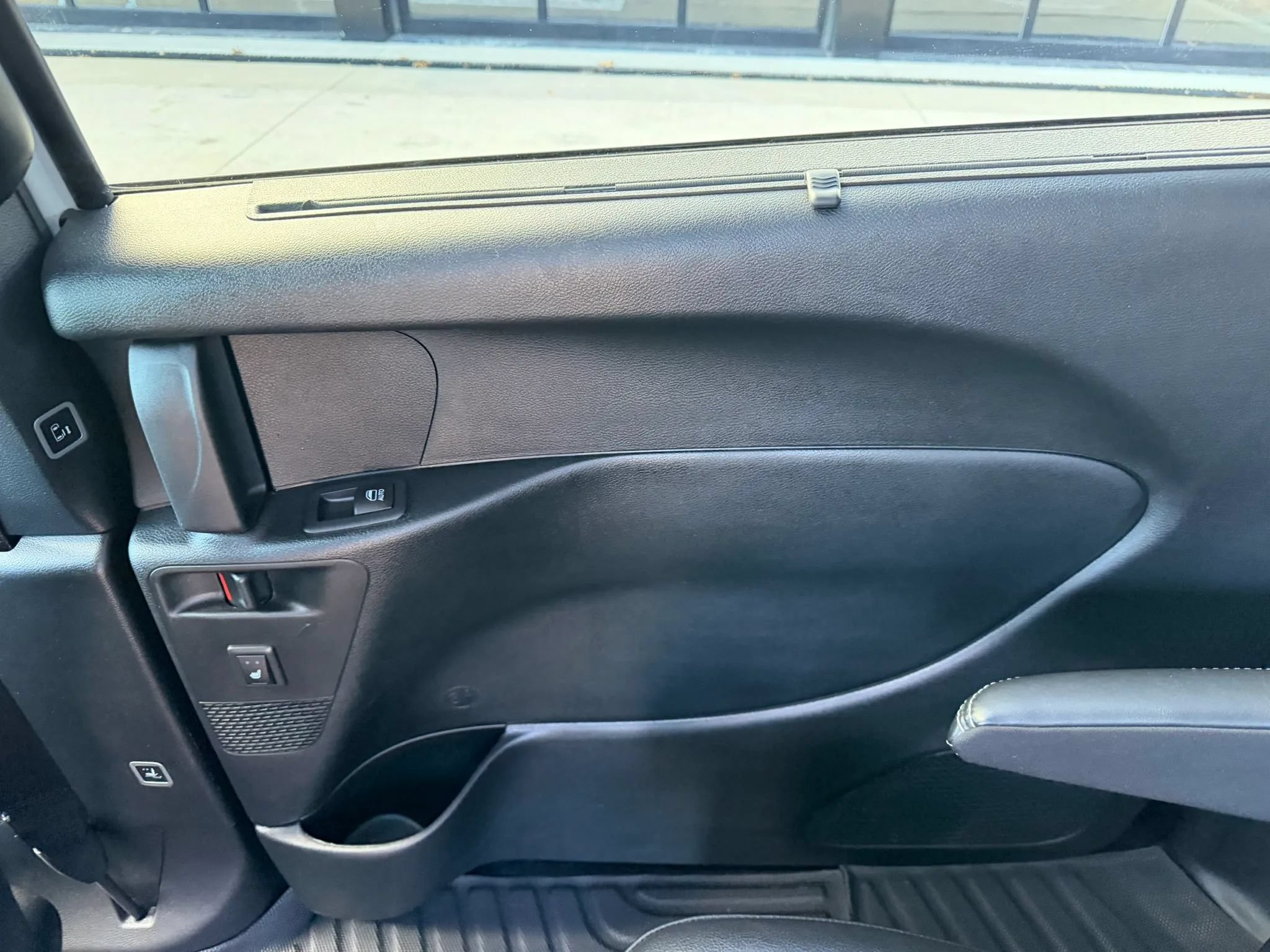 Used 2022 Chrysler Pacifica Touring-L w/ Uconnect Theater Family Group AWD/4WD image 33