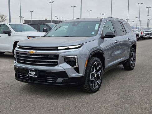 New 2026 Chevrolet Traverse High Country w/ LPO, Floor Liner Package AWD/4WD image 9
