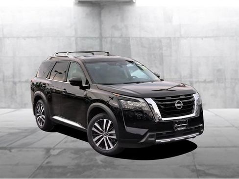 Certified 2025 Nissan Pathfinder Platinum w/ Cargo Package FWD image 2