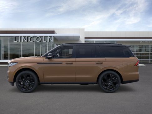New 2026 Lincoln Navigator Black Label AWD/4WD image 3