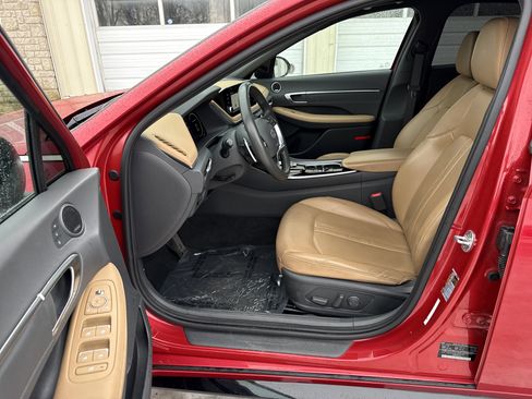 Used 2021 Hyundai Sonata Limited w/ Preferred Accessory Package image 13