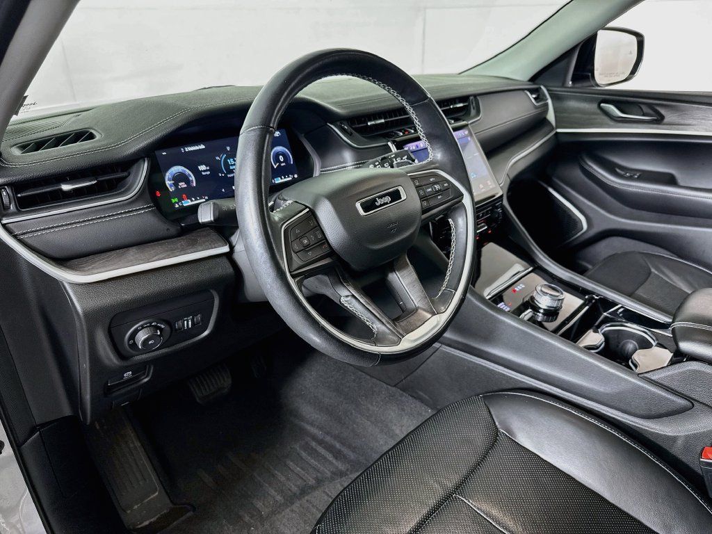 Used 2021 Jeep Grand Cherokee L Limited w/ Luxury Tech Group II AWD/4WD image 9