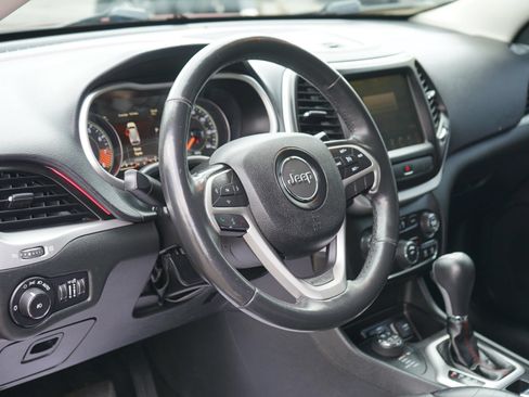 Used 2015 Jeep Cherokee Trailhawk w/ Ventilated/Heated Seat Group AWD/4WD image 11