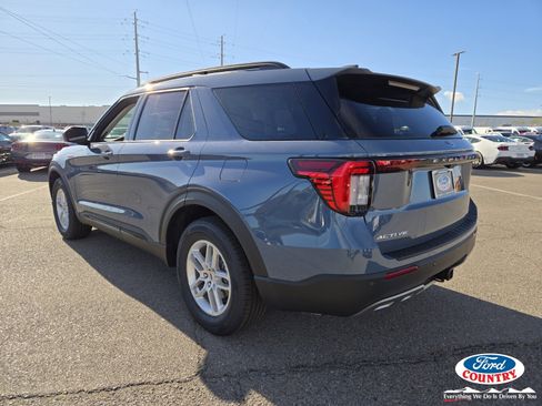 New 2026 Ford Explorer Active w/ Active Comfort Package image 3