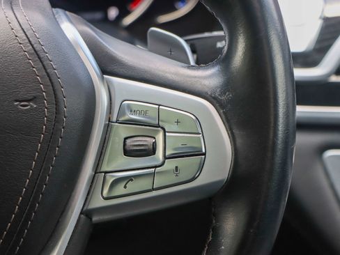 Used 2019 BMW 750i w/ Executive Package RWD image 31