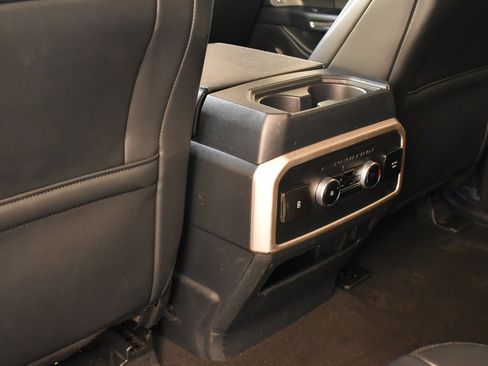 Used 2024 Ford Expedition XLT image 26