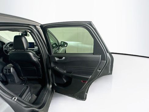 Used 2025 Ford Escape Platinum AWD/4WD image 31