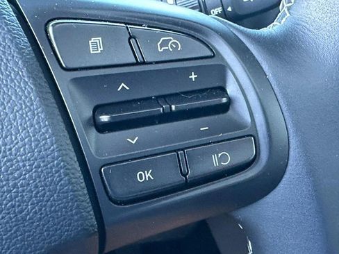 Used 2024 Hyundai Venue SEL image 20