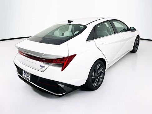 New 2025 Hyundai Elantra Limited image 7