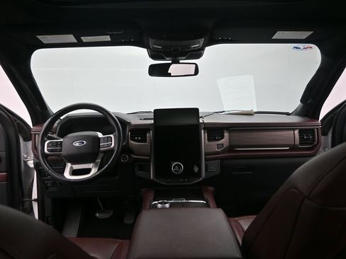 Used 2024 Ford Expedition Limited AWD/4WD image 32