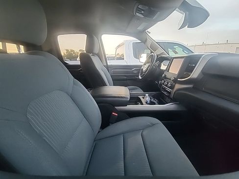 Used 2020 RAM 1500 Big Horn AWD/4WD image 5