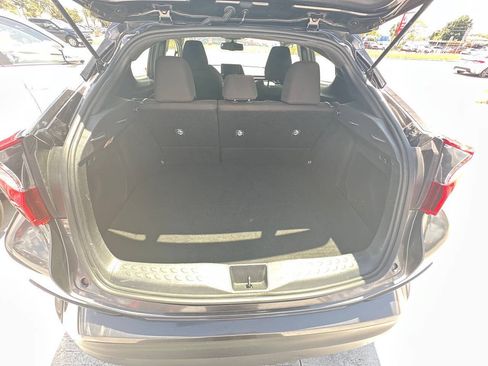 Used 2019 Toyota C-HR LE FWD image 7