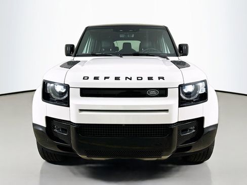 Used 2024 Land Rover Defender 130 X-Dynamic SE AWD/4WD image 2