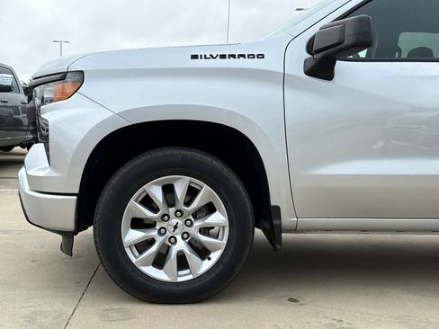 Used 2022 Chevrolet Silverado 1500 Custom w/ LPO, Dark Essentials Package AWD/4WD image 5
