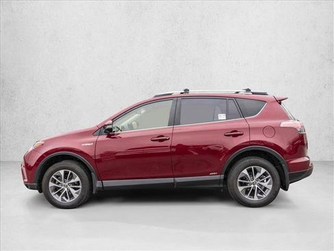 Used 2018 Toyota RAV4 LE image 8