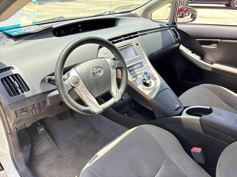 Used 2014 Toyota Prius Two FWD image 6
