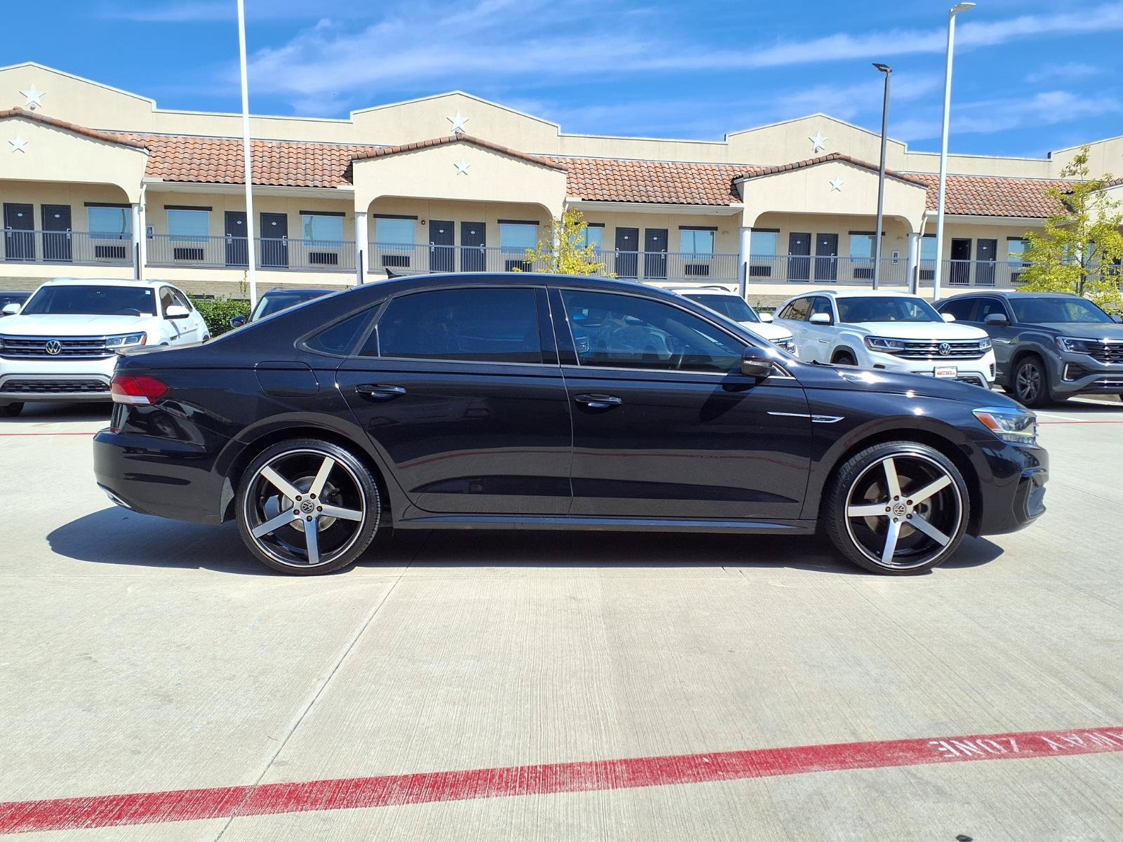 Used 2021 Volkswagen Passat 2.0T R-Line FWD image 4