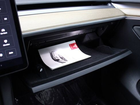 Used 2023 Tesla Model Y Long Range image 35