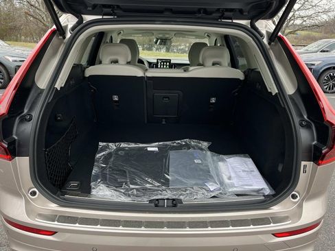 New 2026 Volvo XC60 B5 Ultra w/ Climate Package image 12