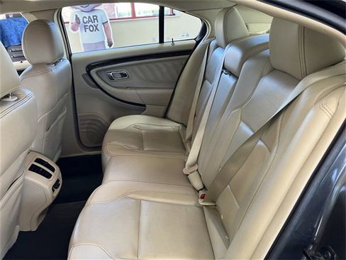 Used 2018 Ford Taurus Limited image 19