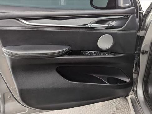 Used 2018 BMW X5 M SUV image 13